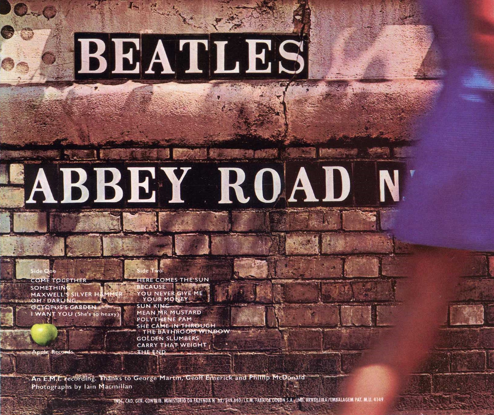 Cd roads. The Beatles "Abbey Road, CD". Abbey Road, 1969. Abbey Road 1969 обложка. Битлз Эбби роуд обложка.